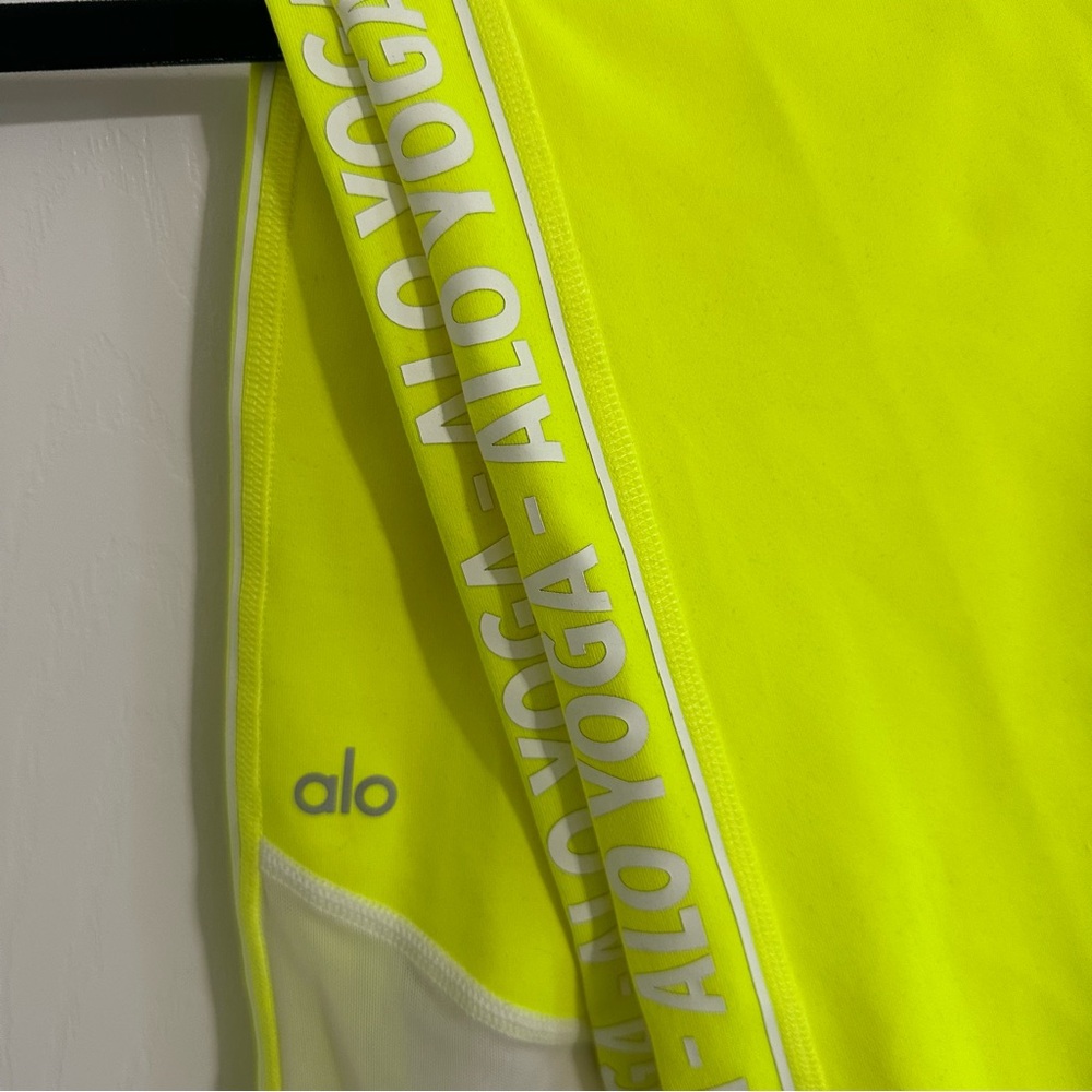 ALO YOGA Stripe LOGO Lime Mesh Insert Leggings - Picture 3 of 13
